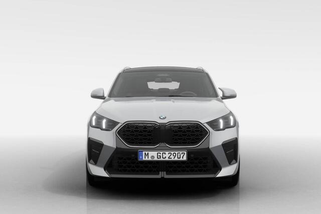 BMW X2 sDrive20i | M Sport Pro | Innovation Pack | Comfort Pack | Trekhaak | Glazen Panoramadak