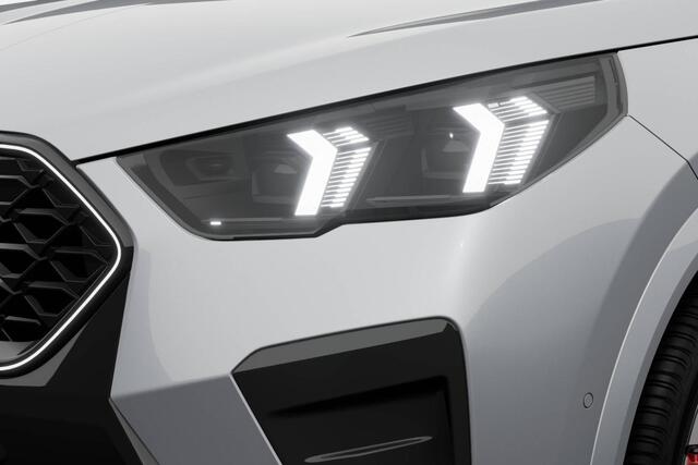 BMW X2 sDrive20i | M Sport Pro | Innovation Pack | Comfort Pack | Trekhaak | Glazen Panoramadak