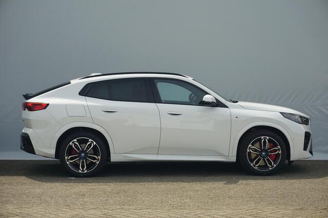 BMW X2 iX2 eDrive20 M Sport Pro | Trekhaak / Adaptief M onderstel / Head-up / Harman Kardon / Comfort Access / Dodehoek detectie / Cruise control adaptief met Stop&Go