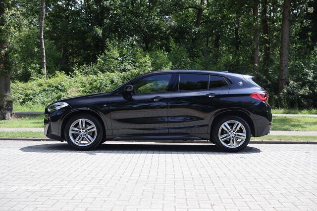 BMW X2 1.8i sDrive High Executive M-Sportpakket, Navigatie, M-Sportbesturing, Lichtpakket, M-aerdynamiek-kit, Shadow Line, Cruise Control, Sportstoel, LED, etc.