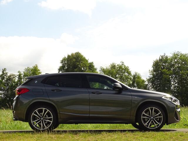 BMW X2 sDrive20i M-Sport | Leer | Stoelverw | 19inch | Trekhaak!