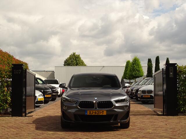 BMW X2 sDrive20i M-Sport | Leer | Stoelverw | 19inch | Trekhaak!