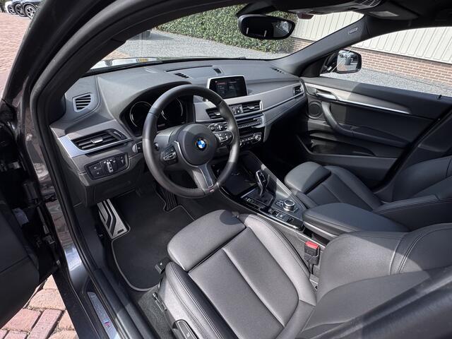 BMW X2 sDrive20i M-Sport | Leer | Stoelverw | 19inch | Trekhaak!
