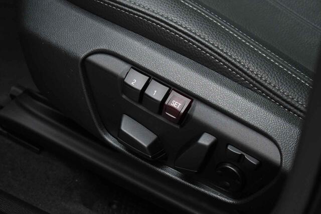 BMW X2 xDrive25e M-Sport Pano M-zetels HUD Camera El-klep 19inch