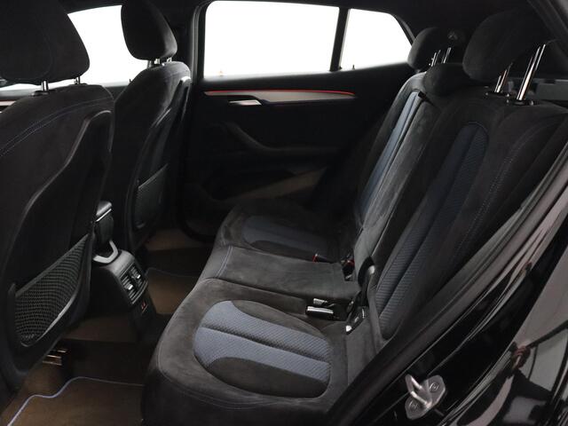 BMW X2 sDrive18i High Executive | M-Pakket! | Navigatie | LED | Cruise!