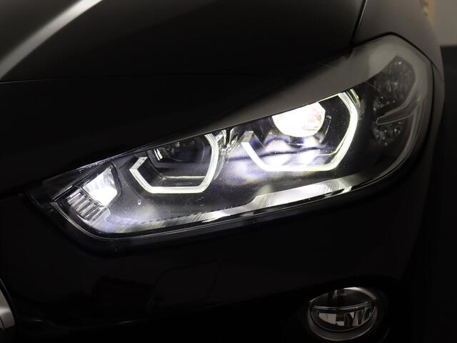 BMW X2 sDrive18i High Executive | M-Pakket! | Navigatie | LED | Cruise!