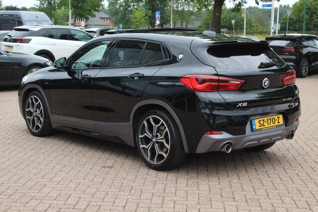 BMW X2 sDrive20i High Exe. M Sport / Panoramadak / Camera / Leder / 19'' / Harman Kardon / Navigatie / Stoelverwarming / Cruise Control
