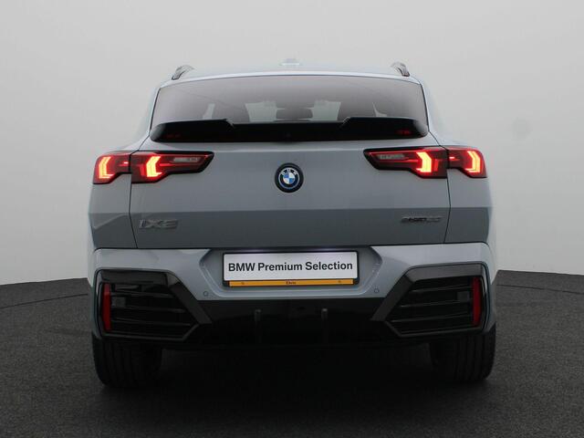 BMW X2 iX2 eDrive20 M Sportpakket Pro | M port Edition | Premium Pack | Stuurwielrand Verwarmd | Driving Assistant | Harman Kardon | 20''