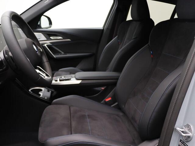 BMW X2 iX2 eDrive20 M Sportpakket Pro | M port Edition | Premium Pack | Stuurwielrand Verwarmd | Driving Assistant | Harman Kardon | 20''