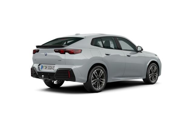 BMW X2 iX2 eDrive20 | M-Sport | 19'' | Panorama. | Harman/Kardon | Elek. stoel. | Stuur + stoelverw. | Trekhaak | Comf. Acc. | Stoelmassage | Camera