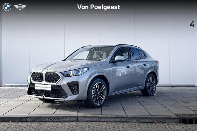 BMW X2 sDrive20i M-Sport / 19inch / Getinte Ramen / Glazen dak / Driving Assistant Plus / Acteruitrijcamera