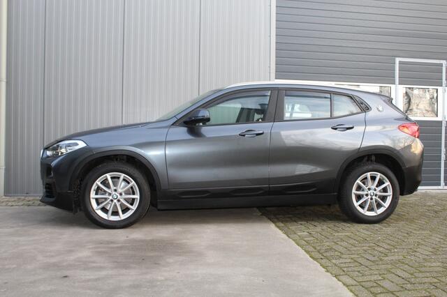 BMW X2 sDrive18i Executive / Elektr Achterklep / Navigatie / LMV