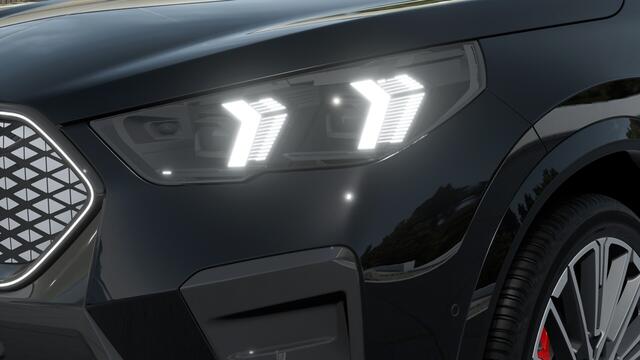 BMW X2 iX2 eDrive20 High Executive M Sport / Trekhaak / Sportstoelen / Adaptieve LED / Head-Up / M Adaptief onderstel / Parking Assistant Plus / Comfort Access