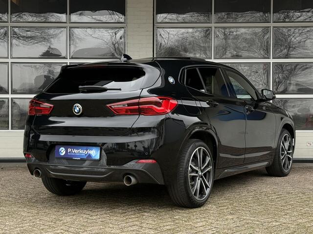 BMW X2 sDrive20i M SPORT | LEDER | PANORAMA | STOELVERWARMING | 18 INCH LM VELGEN |