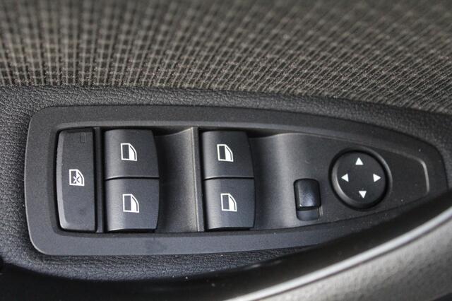 BMW X2 sDrive18i Executive / Elektr Achterklep / Navigatie / 1700 KG tr