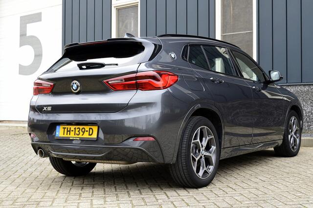 BMW X2 sDrive18i M-Sport Rijklaarprijs-Garantie Panoramadak Leder Sport interieur Led Camera Head-up