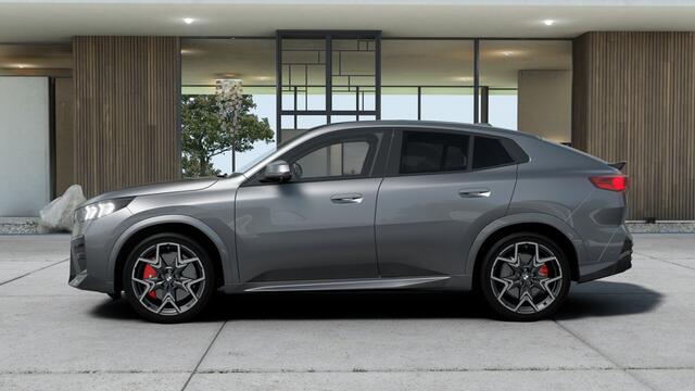 BMW X2 iX2 eDrive20 / Panoramadak / Trekhaak / M Sportstoelen / Head-Up / M Adaptief onderstel / Parking Assistant Plus / Adaptieve LED