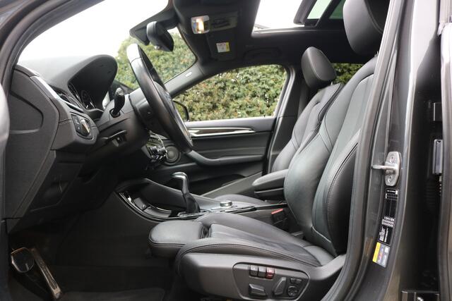 BMW X2 xDrive25e M-Sportpakket Shadowline 220PK (Panoramadak Sportleder/Memory Navi/Camera Harman/Kardon HeadUp Keyless Full-Led 19M-Velg PrivacyGlass)