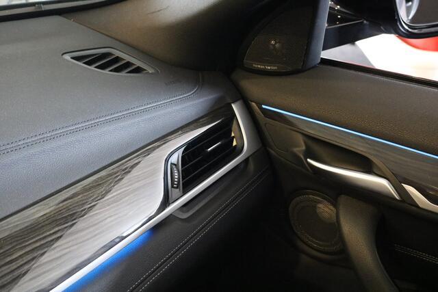 BMW X2 xDrive25e M-Sportpakket Shadowline 220PK (Panoramadak Sportleder/Memory Navi/Camera Harman/Kardon HeadUp Keyless Full-Led 19M-Velg PrivacyGlass)