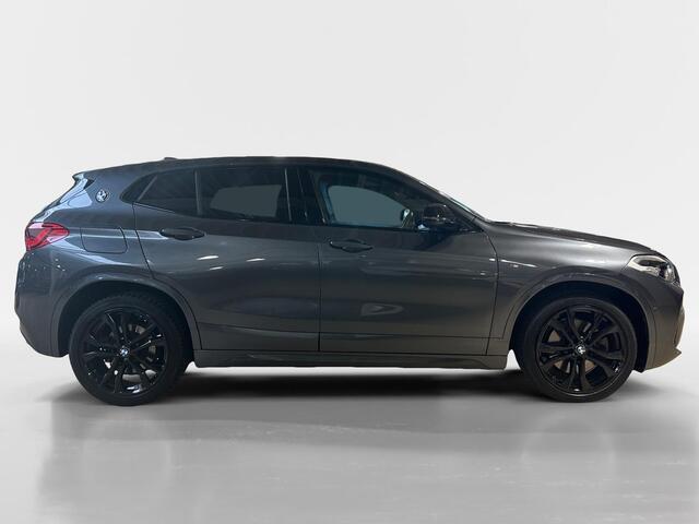 BMW X2 sDrive20i High Executive | M-sportpakket | Black-pack | Stoelverwarming | Navi | Achteruitrijcamera | Stoelverwarming | Climate | Cruise control | Keyless | SUPER DEAL!!!