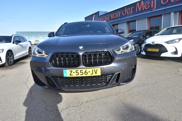 BMW X2 sDrive20i High Executive M-Sport , PANODAK , AFNB TREKH , A UITRIJ CAM , CLIMATR LED KOPL , NAVI , LMV19 ,