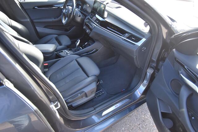 BMW X2 sDrive20i High Executive M-Sport , PANODAK , AFNB TREKH , A UITRIJ CAM , CLIMATR LED KOPL , NAVI , LMV19 ,