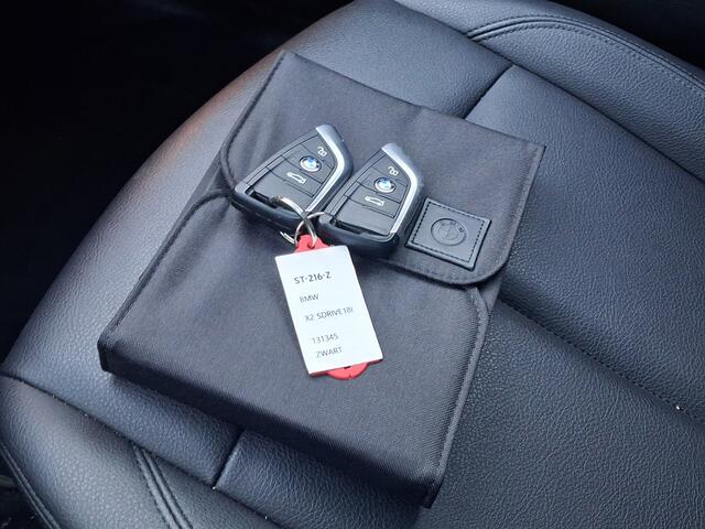 BMW X2 sDrive18i Executive | Nieuw Binnen! | Stoelverwarming | Leder | Pano