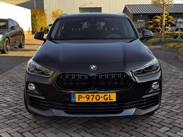 BMW X2 sDrive18i | St.verw | Nav | LMV 18inch | Zw.grille | TrekHaak!