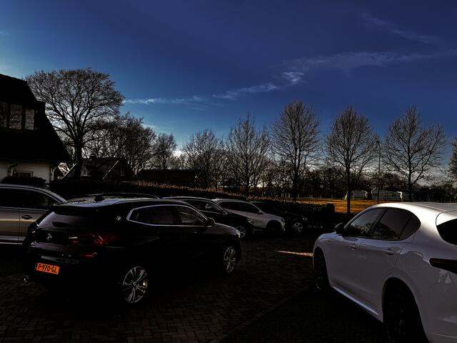 BMW X2 sDrive18i | St.verw | Nav | LMV 18inch | Zw.grille | TrekHaak!