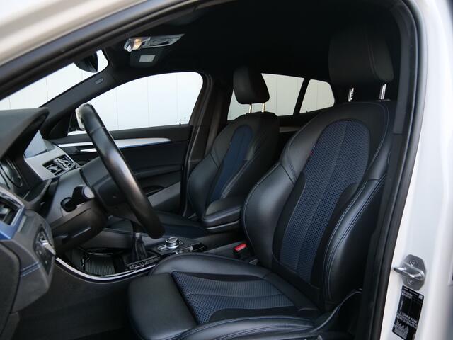 BMW X2 sDrive18i High Executive M-Sport 19 Inch / LED / Trekhaak / Stoelverwarming