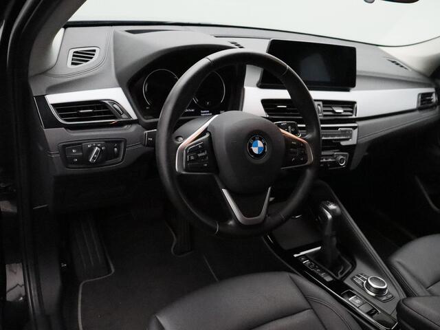BMW X2 xDrive25e Spiegels Elektrisch Inklapbaar | Achteruitrijcamera | Verwarmde Stoelen | Park Assistant | Head-Up Display | 17''