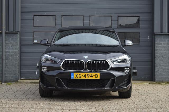 BMW X2 sDrive20i High Executive | M-PAKKET | PANO | HUD | TREKHAAK |