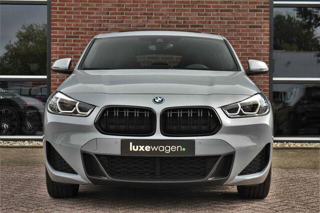 BMW X2 xDrive25e M-Sport Pano M-zetels Camera El-klep 19inch