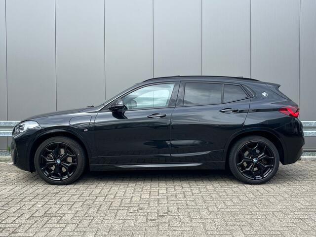 BMW X2 xDrive25e High Executive M-Pakket / Pano / Vol Leder / Haed-up / Key Less