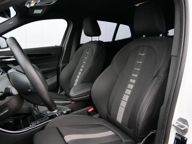 BMW X2 sDrive18i 141pk High Executive Automaat Navigatie / LED / 18 Inch / Trekhaak