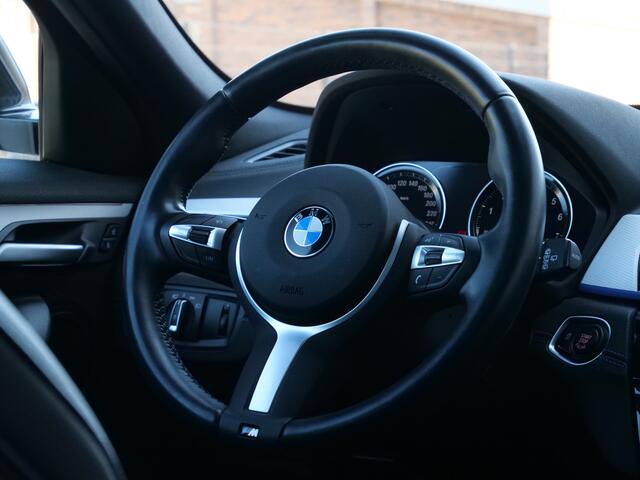 BMW X2 sDrive18i High Executive 141 Pk Automaat Navi / Pano-dak / M-Pakket / 19 inch / Stoelverwarming