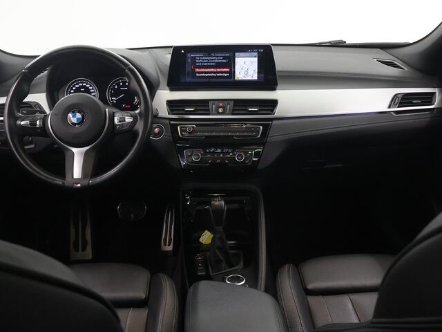 BMW X2 xDrive25e High Executive | M-Pakket | Panoramadak | Sportstoelen | HUD | M-Sportstoelen Elektrisch verstelbaar + Geheugen | Camera | Navigatie | DAB | Stoelverwarming | Ele. kofferdeksel |
