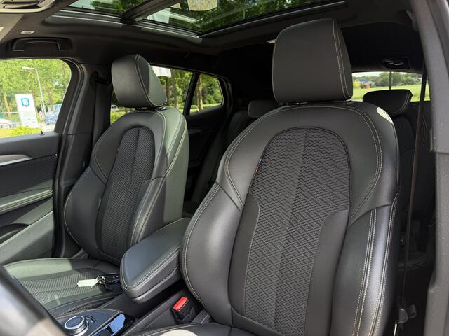 BMW X2 sDrive20i High Executive / Automaat / 19'' LM / Camera / Trekhaak (1.800KG) / M pakket /