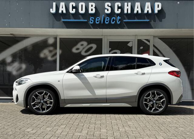 BMW X2 sDrive20i High Executive / Automaat / 19'' LM / Camera / Trekhaak (1.800KG) / M pakket /
