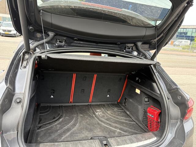 BMW X2 sDrive20i High Executive | Panodak | Leer | Trekhaak | Automaat