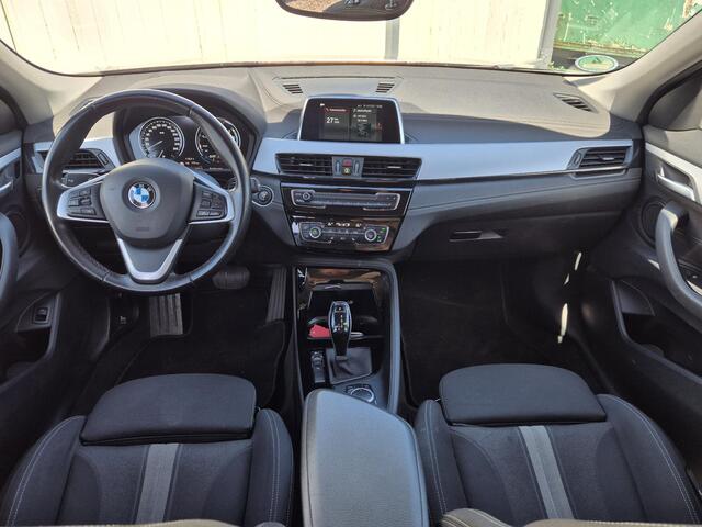 BMW X2 sDrive18i High Executive TREKHAAK!