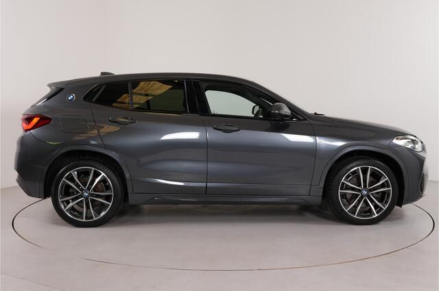 BMW X2 xDrive25e M-Sport | Head-up | Camera | Stl. verw. | Cruise | El. achterklep |