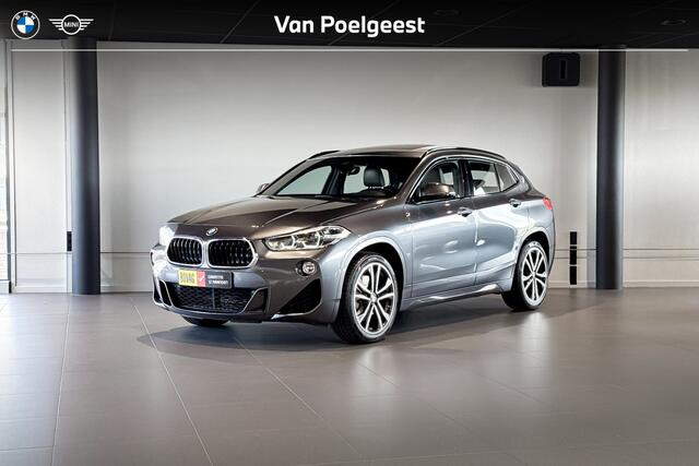 BMW X2 sDrive20i High Executive Edition | M Sport | Glazen Panoramadak | Stoelverwarming | Achteruitrijcamera | Trekhaak |