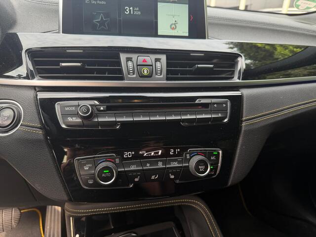 BMW X2 sDrive20i M-Sport X / Pilot Assist / HUD / Memory / Trekhaak