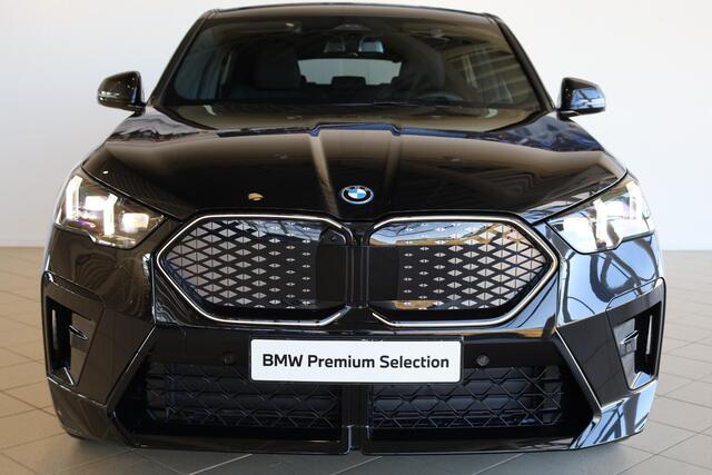 BMW X2 iX2 eDrive20 | M Sport Pro | Panoramadak | Harman/Kardon | Driving Assistant Plus | Trekhaak