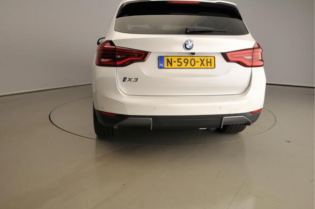 BMW X3 iX3 High Executive 80 kWh LED / Leder / HUD / Trekhaak / Schuifdak / Sportstoelen / DAB / Harman-kardon sound / Alu 20 inch