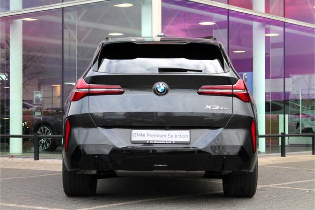 BMW X3 xDrive30e High Executive M Sport Automaat / Panoramadak / Trekhaak / Sportstoelen / Stoelventilatie / Parking Assistant Professional / Adaptieve LED / Comfort Access