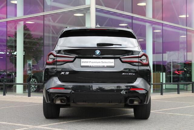 BMW X3 xDrive30e High Executive M Sport Automaat / Panoramadak / Active Cruise Control / Comfort Access / Gesture Control / Parking Assistant / Stoelverwarming / Live Cockpit Professional