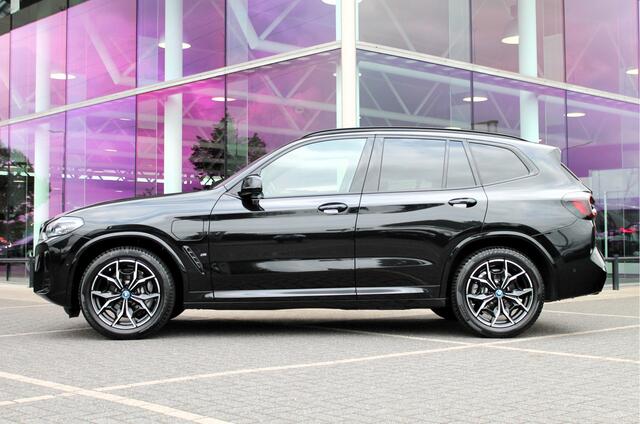 BMW X3 xDrive30e High Executive M Sport Automaat / Panoramadak / Active Cruise Control / Comfort Access / Gesture Control / Parking Assistant / Stoelverwarming / Live Cockpit Professional