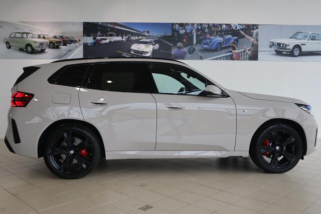 BMW X3 30e xDrive M Sportpakket Pro | Proffesional Pack | Premium Pack | 21'' LMV Jet Black